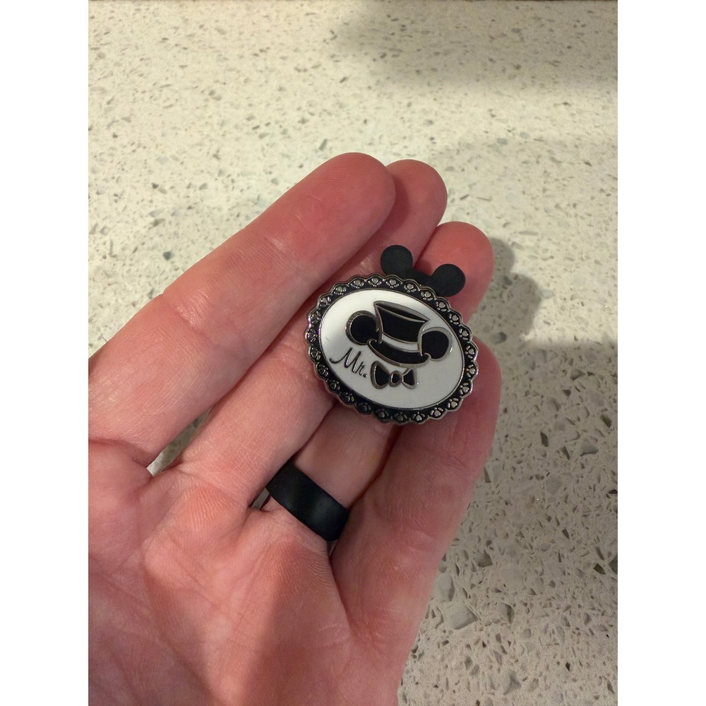 Disney Trading Pin Mickey Mouse Mr. Groom Top Hat Wedding